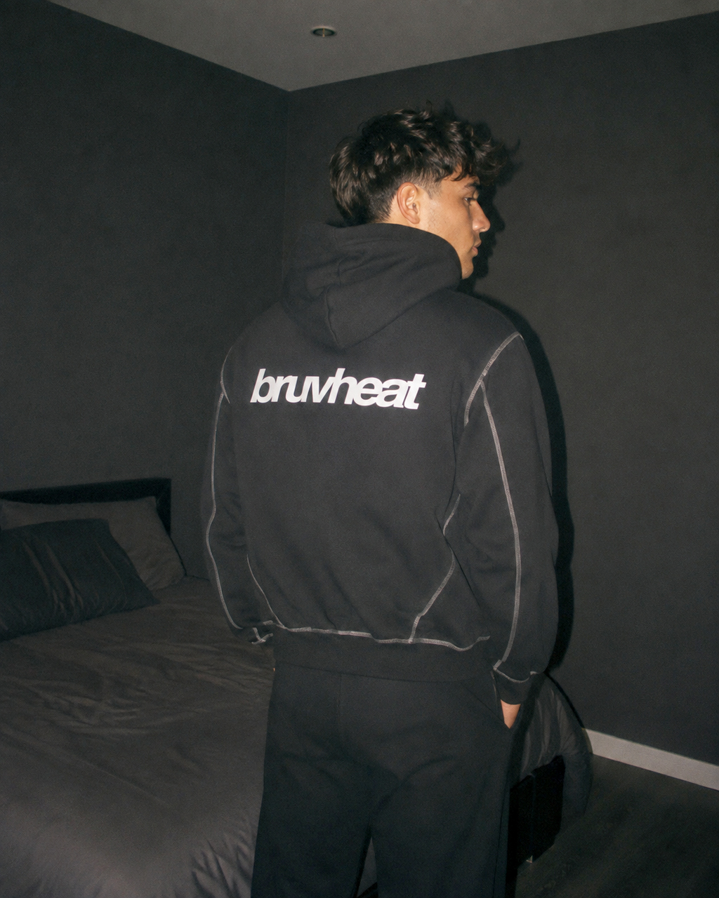 Solstice Contrast-Stitched Black Boxy Fleece Zip Hoodie